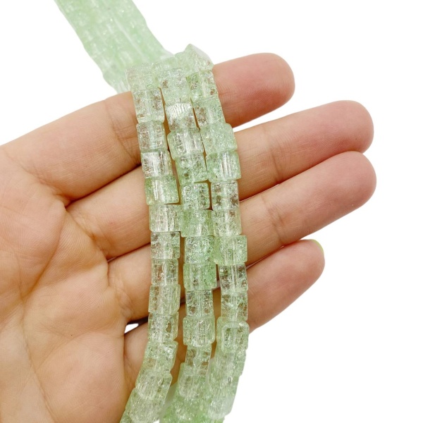 Сахарный кварц, кубик зеленый, 6 мм, нить 37 см, СТ.12
