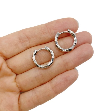 Серьги Конго Мятые грани, серебристые, 19 мм, 13.23