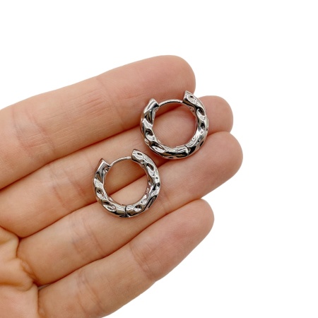Серьги Конго Мятый металл, серебристые, 18х3 мм